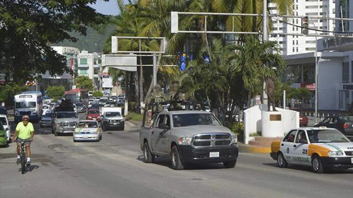 Acapulco - refuerzan seguridad en la Costera